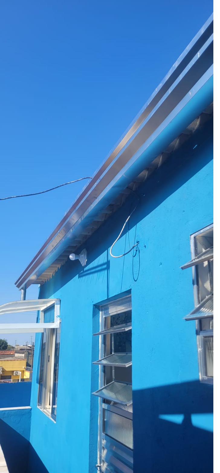 Trabalho de calha instalado pela A.B.S. Calhas