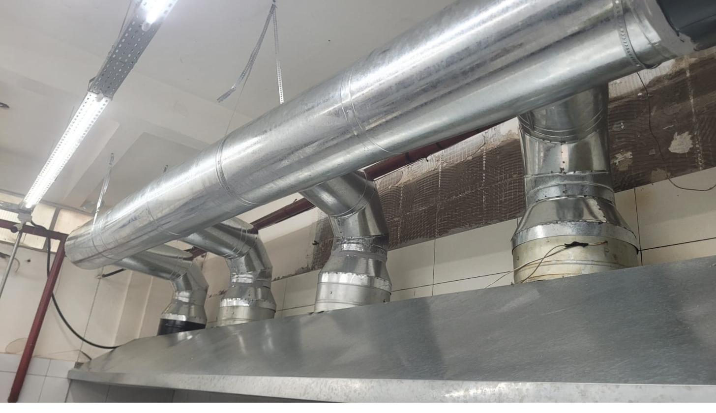 Trabalho de calha instalado pela A.B.S. Calhas