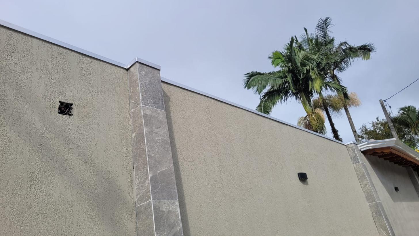 Trabalho de calha instalado pela A.B.S. Calhas
